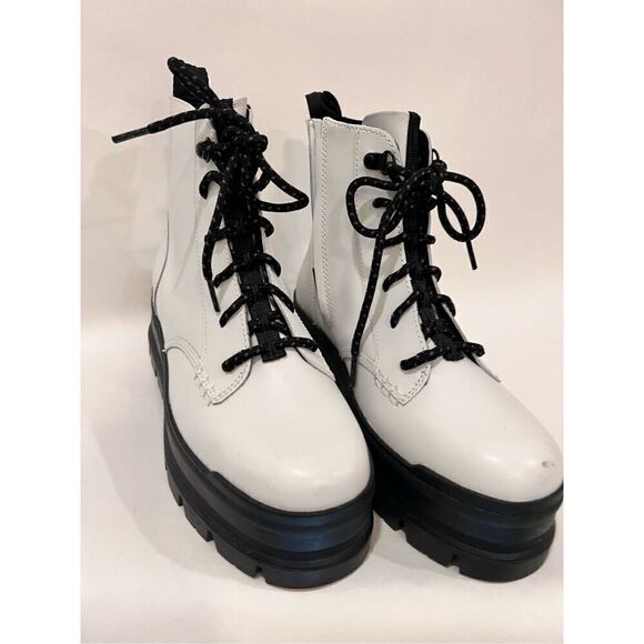 UGG Women's White Black Sidnee Waterproof Platform Lug Combat Boots Size 9 NWOT - Picture 6 of 13